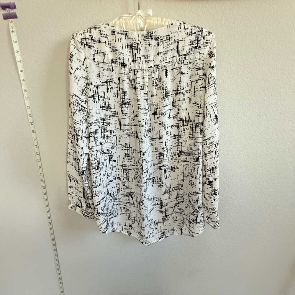 Mercer & Madison Monochrome Patterned Blouse Small - Picture 7 of 14